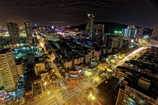 阿特斯早盘跌超3%