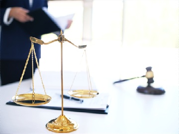 男子伪造车祸杀妻因太冷静被识破 被判无期徒刑