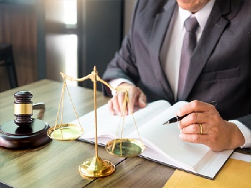 化工车间爆炸受害者：赔偿责任如何界定？谁来买单？